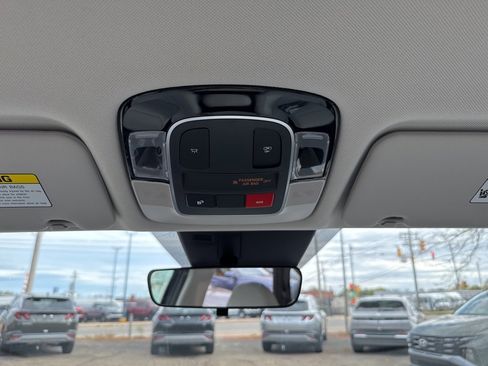 New 2026 Hyundai Tucson SE image 18