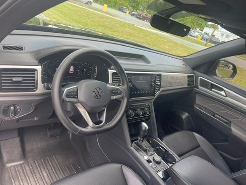 Used 2023 Volkswagen Atlas Cross Sport SE AWD/4WD image 16