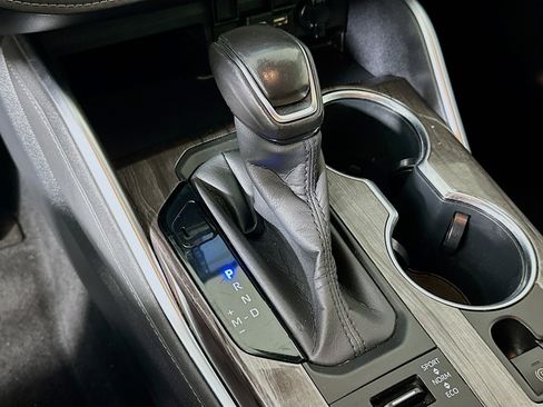 Used 2020 Toyota Highlander Limited image 25