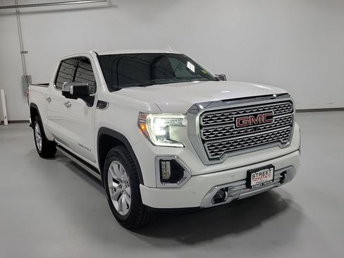 Used 2020 GMC Sierra 1500 Denali w/ Technology Package AWD/4WD image 3