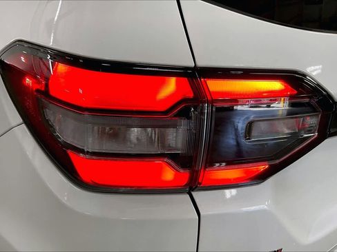 Used 2023 Honda Pilot Touring image 29