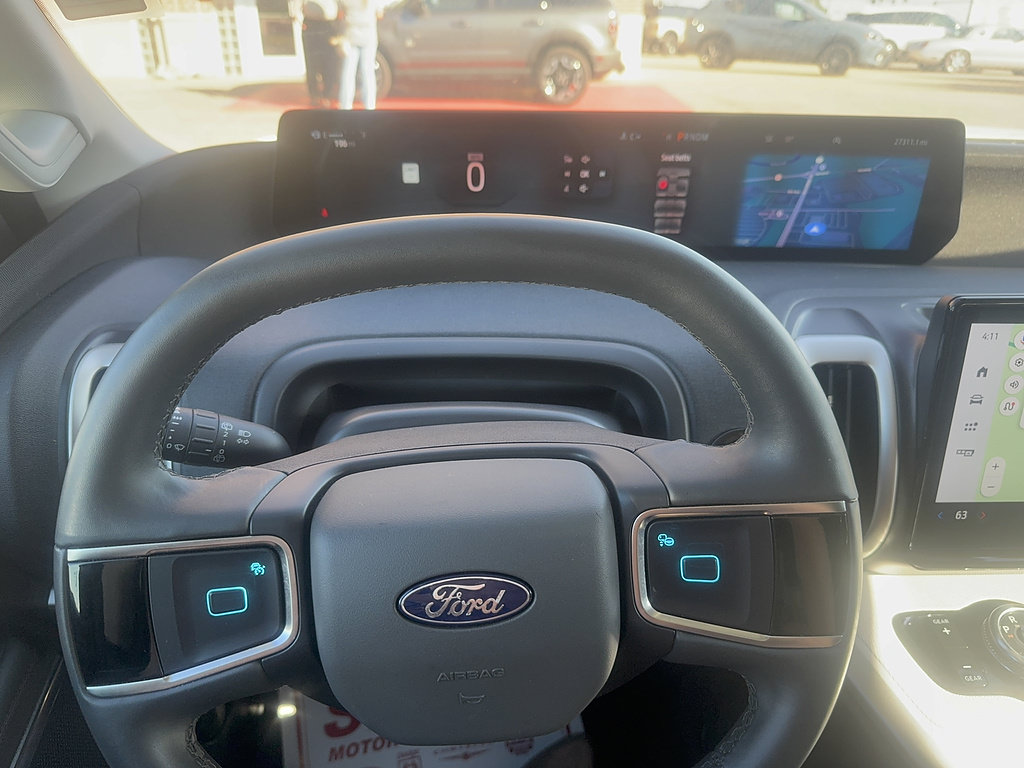 Used 2025 Ford Expedition Active RWD image 5