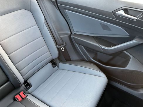Used 2025 Volkswagen Jetta SE image 37