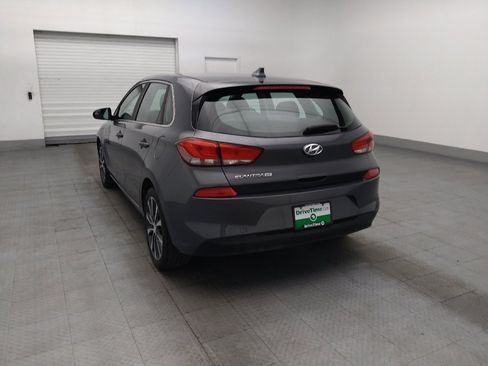 Used 2018 Hyundai Elantra GT FWD image 5