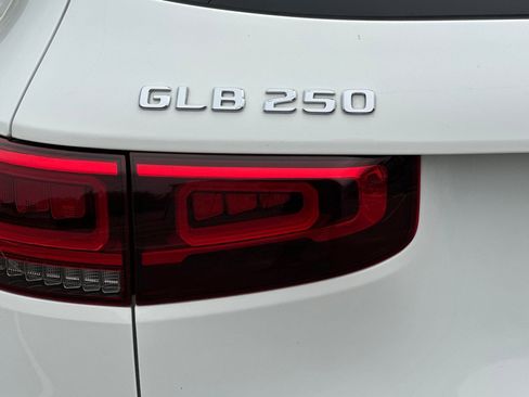 Certified 2021 Mercedes-Benz GLB 250 4MATIC image 26