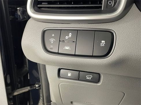 Used 2020 Kia Sorento SX image 16