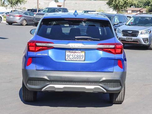 Used 2023 Kia Seltos LX image 3