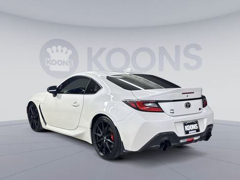 Used 2025 Toyota GR86 Premium w/ Performance Package RWD image 18
