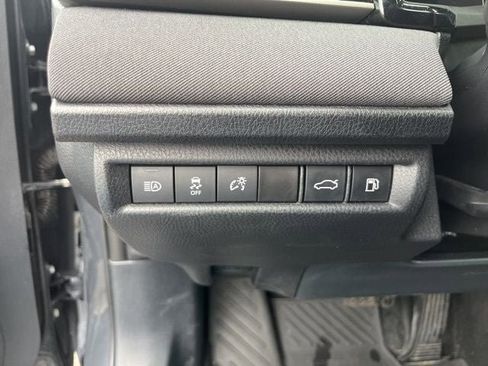 Used 2025 Toyota Camry LE AWD/4WD image 18