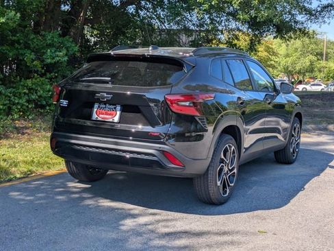 New 2026 Chevrolet Trax RS w/ Sunroof Package FWD image 2