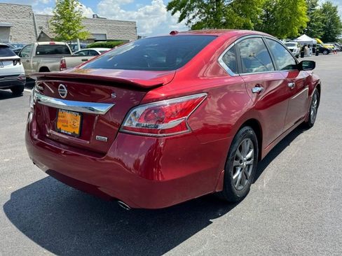 Used 2015 Nissan Altima 2.5 S w/ Special Edition Package FWD image 3