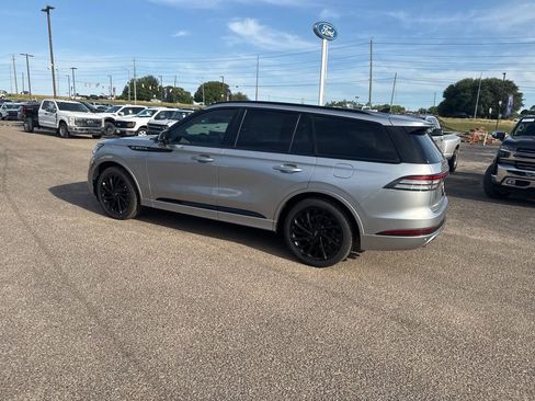 Used 2023 Lincoln Aviator Reserve w/ Equipment Group 201A image 8