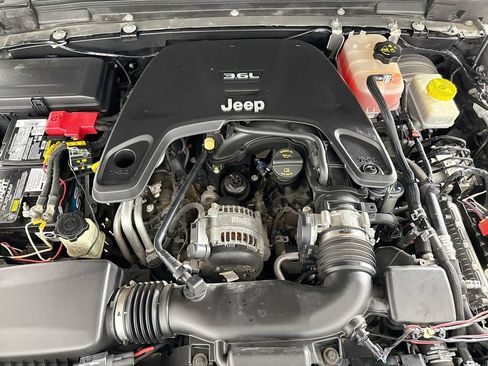 Used 2019 Jeep Wrangler Unlimited Rubicon AWD/4WD image 30