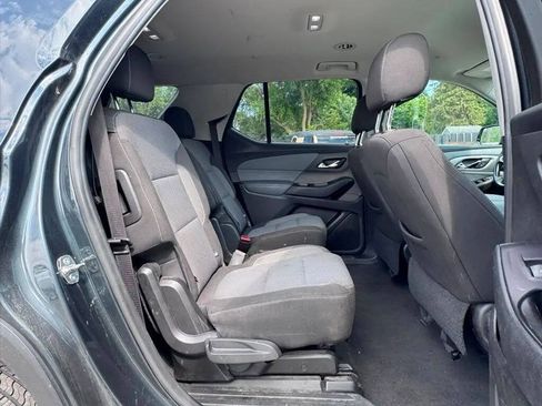 Used 2019 Chevrolet Traverse LT FWD image 11