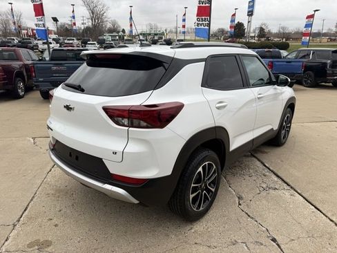 Used 2024 Chevrolet TrailBlazer LT w/ LT Cold Weather Package image 5