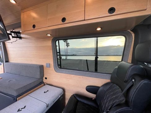 Used 2021 Mercedes-Benz Sprinter 2500 image 35