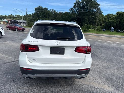 Used 2021 Mercedes-Benz GLC 300 image 4