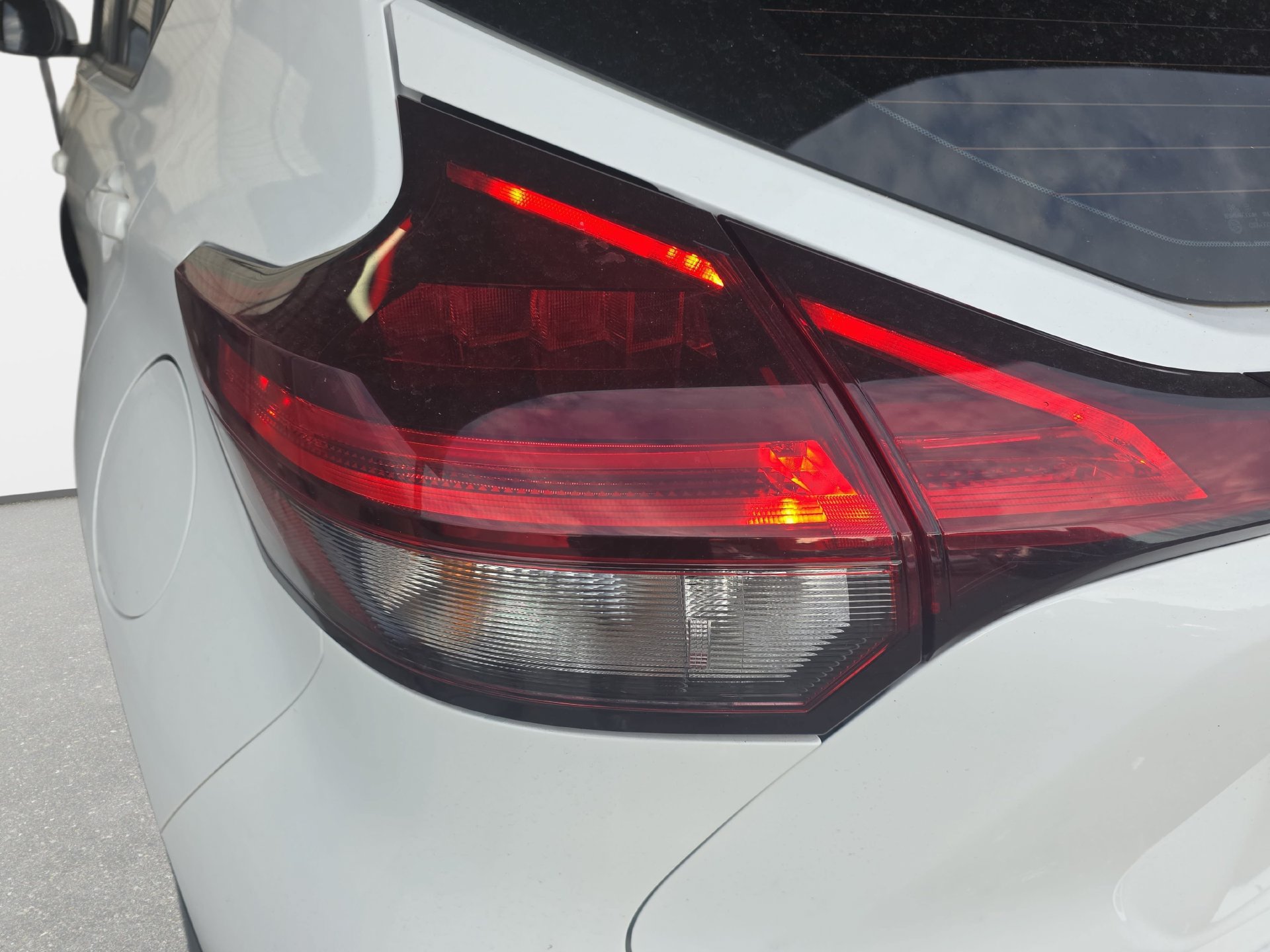 Used 2024 Nissan Kicks SV w/ Exterior Package FWD image 31