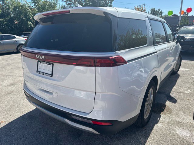 Used 2024 Kia Carnival LX FWD image 4