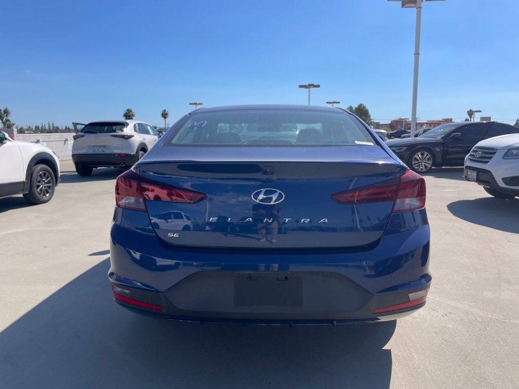 Used 2020 Hyundai Elantra SE FWD image 3
