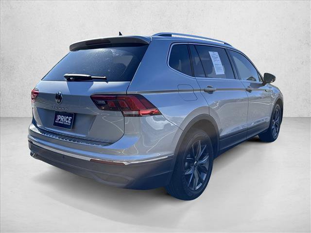 Used 2024 Volkswagen Tiguan SE w/ Panoramic Sunroof Package FWD image 5
