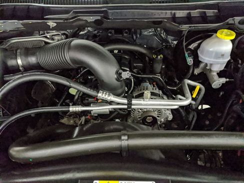 Used 2023 RAM 1500 Classic SLT AWD/4WD image 19