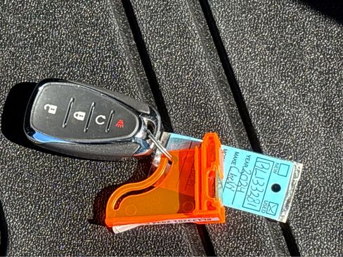 New 2024 Chevrolet Equinox LS w/ Driver Confidence II Package image 32