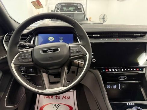 New 2026 Jeep Grand Cherokee Limited image 16