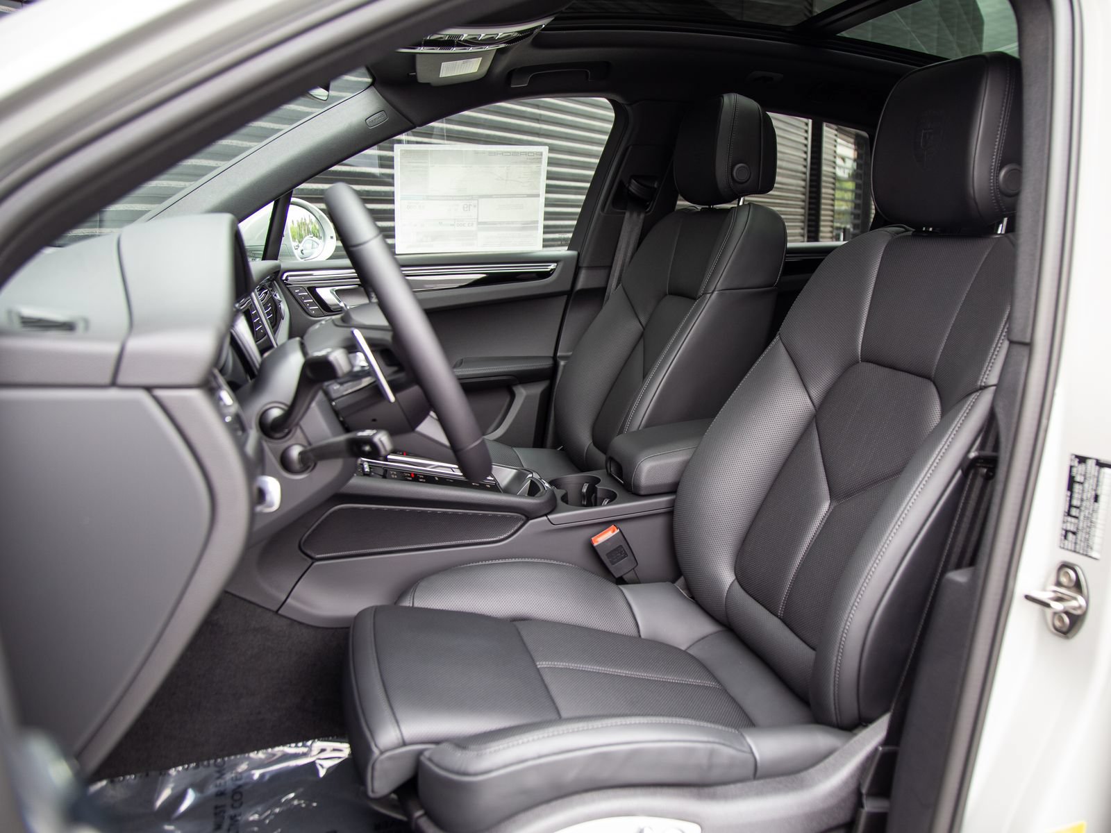 Used 2026 Porsche Macan S AWD/4WD image 5