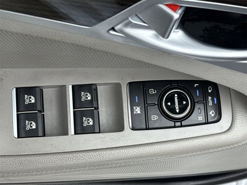 Used 2019 Genesis G80 3.8 image 18