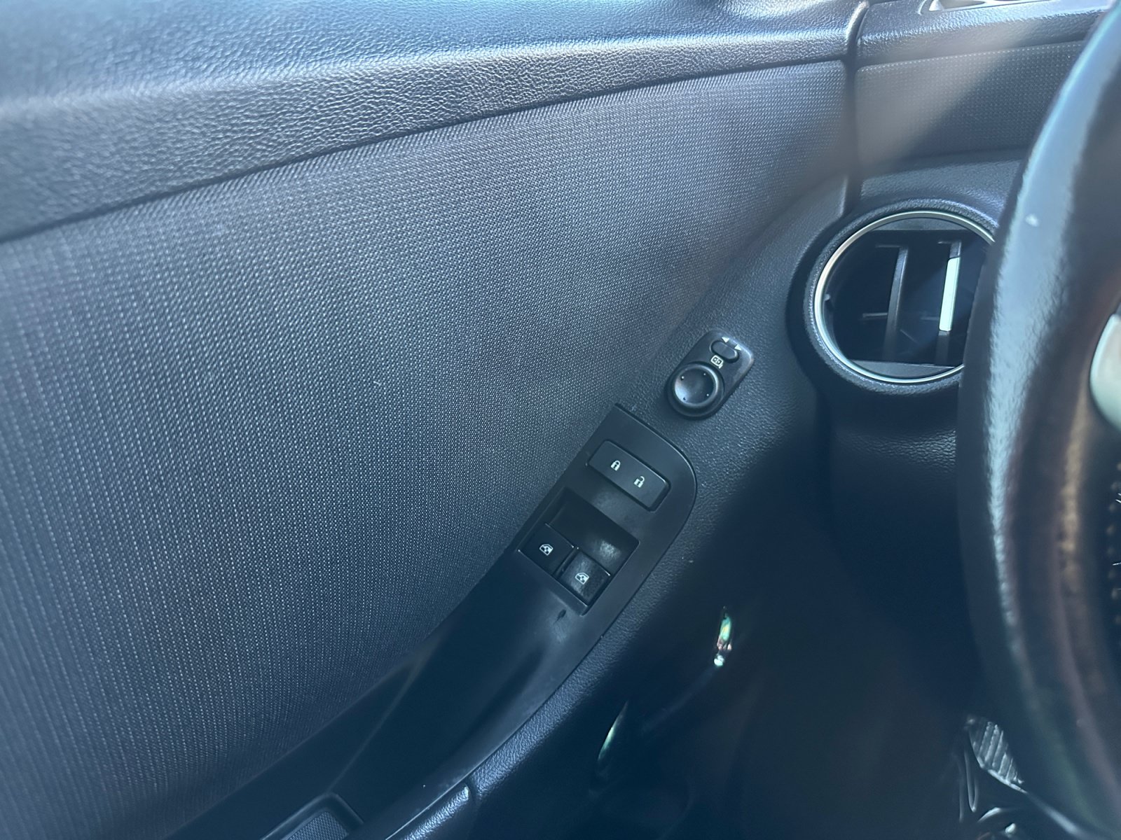 Used 2015 Chevrolet Camaro LT RWD image 16