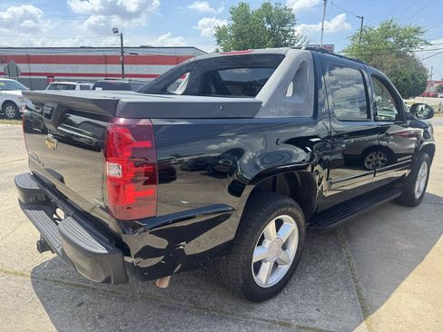Used 2007 Chevrolet Avalanche LT AWD/4WD image 4