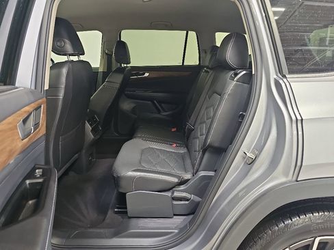 Used 2025 Volkswagen Atlas SE AWD/4WD image 25