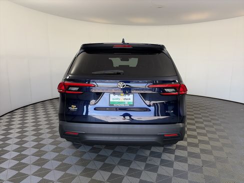 Used 2024 Toyota Grand Highlander AWD image 10