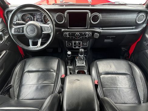 Used 2018 Jeep Wrangler Unlimited Sahara image 11