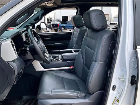 Used 2025 Toyota Tundra Limited AWD/4WD image 8