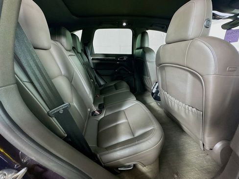 Used 2017 Porsche Cayenne S image 34