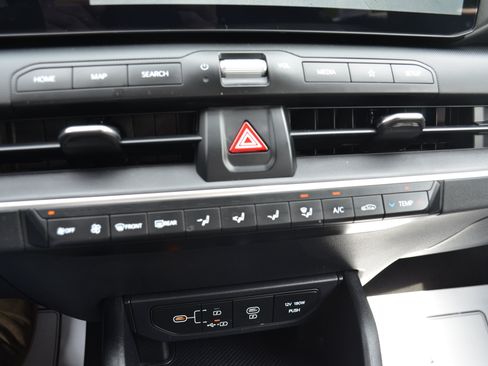 Used 2025 Kia K4 FWD image 43