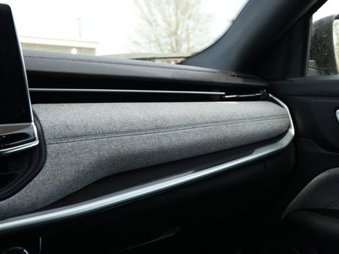 Used 2024 Jeep Compass Latitude w/ Altitude Special Edition image 24