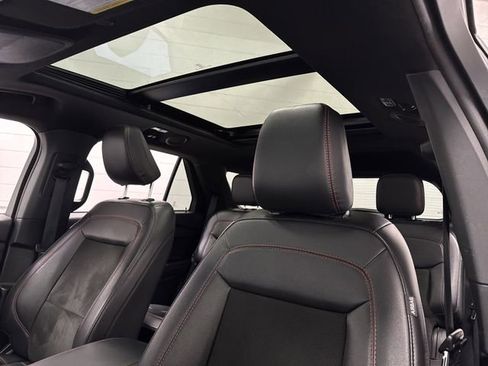 Used 2023 Ford Explorer ST-Line image 7