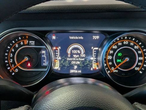Used 2023 Jeep Gladiator Sport AWD/4WD image 10