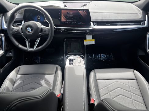 Used 2026 BMW X2 xDrive28i w/ Technology Package AWD/4WD image 8