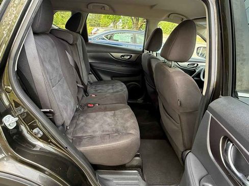 Used 2016 Nissan Rogue SV FWD image 12