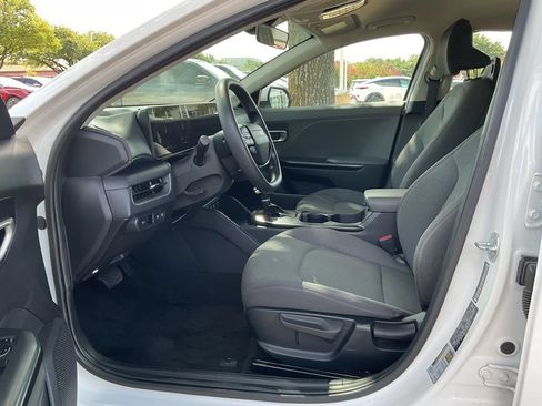 Used 2025 Kia K4 FWD image 8