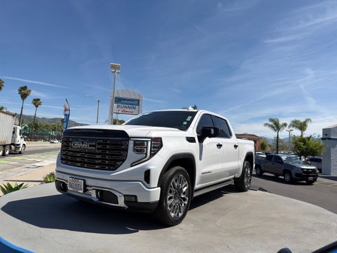 Used 2025 GMC Sierra 1500 Denali Ultimate image 4