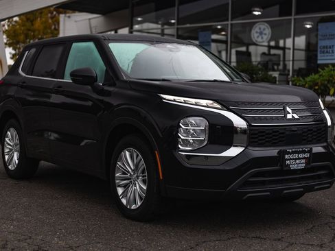 Used 2022 Mitsubishi Outlander ES image 6