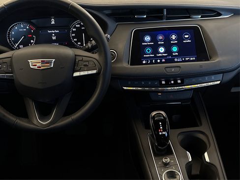 Certified 2021 Cadillac XT4 Premium Luxury w/ LPO, Radiant Package image 17