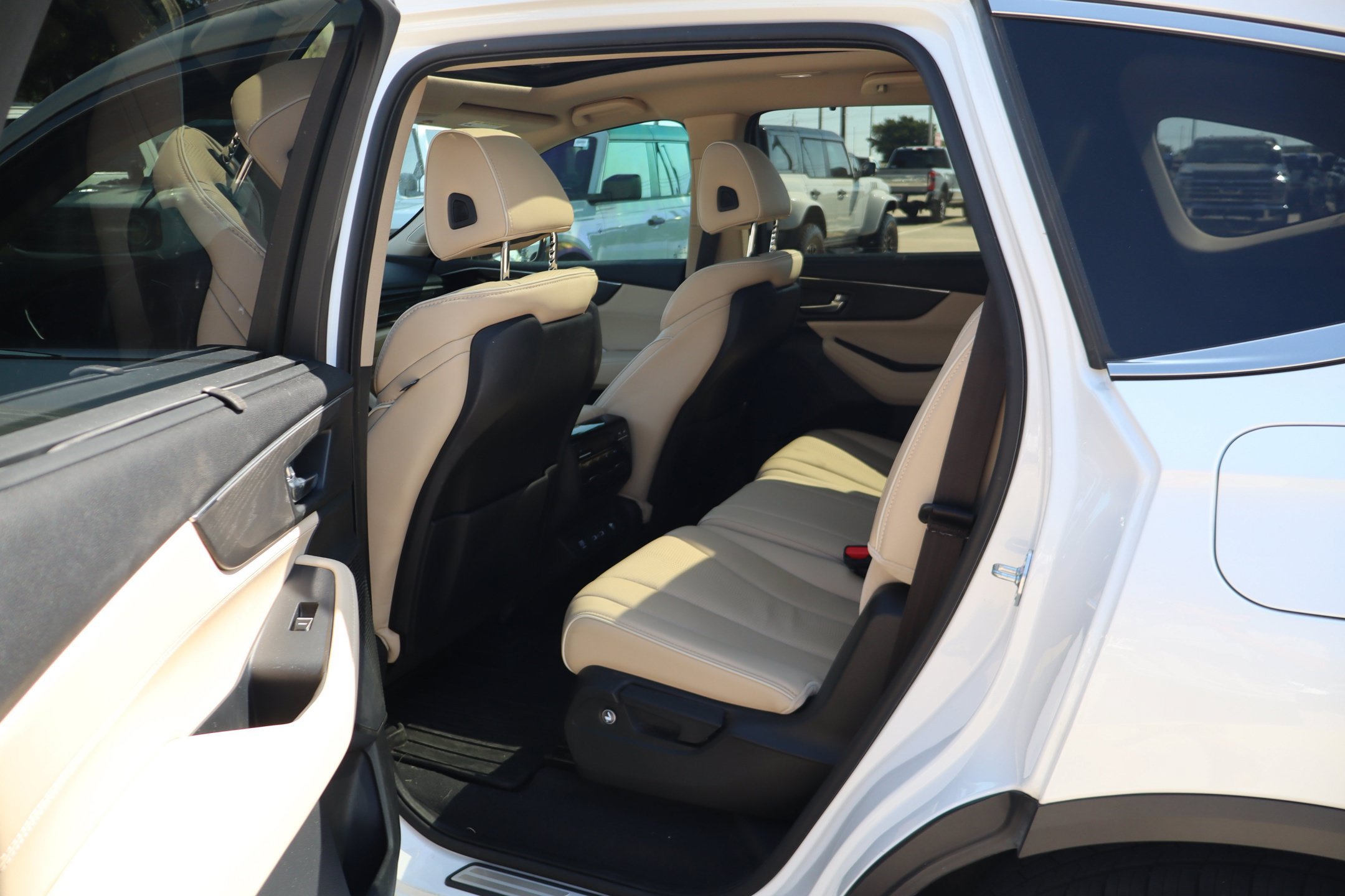 Used 2023 Acura MDX w/ Advance Package AWD/4WD image 28