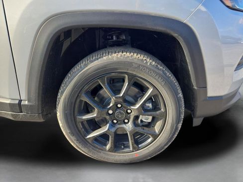 New 2026 Jeep Compass Latitude AWD/4WD image 33