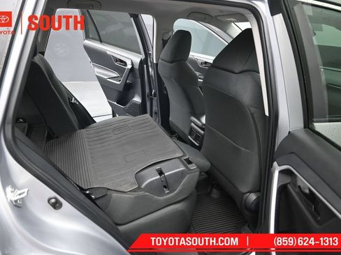 Used 2023 Toyota RAV4 LE AWD/4WD image 27